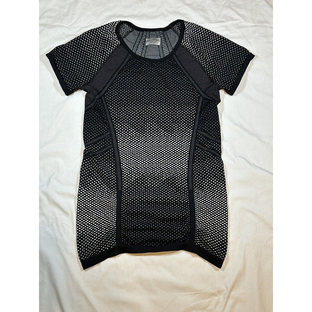Athleta Womens Diamond Fastest Track Tee Black/White Dots Pullover Top Size Med